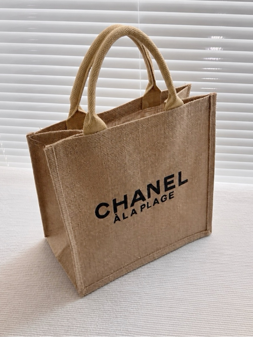CHANEL Beauty À LA PLAGE Jute Woven Beach Handle Bag Makeup Cosmetic Bag